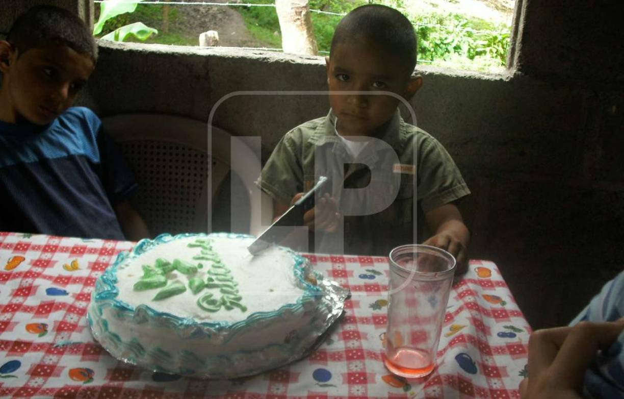 “Marquito” estaba feliz y don Marco se subió a su carro para realizar el largo viaje hasta la sede del Real España donde lo miró el profesor (Marcelo) Macías y lo descartó.