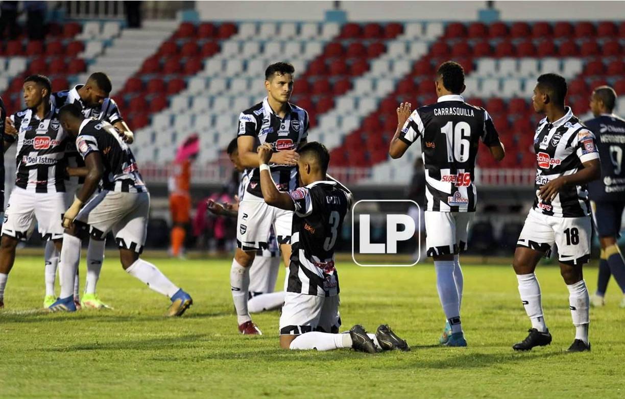 Los jugadores del Tauro FC celebraron el empate ante Motagua como un triunfo.