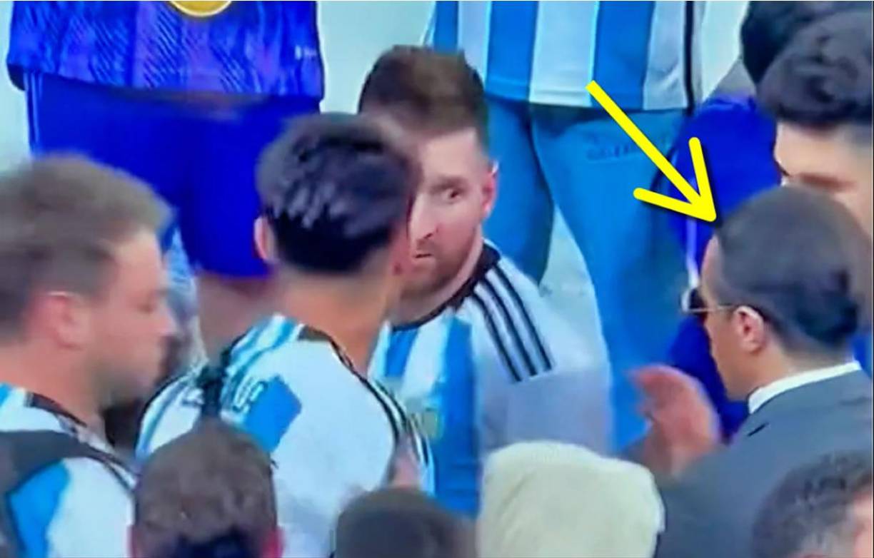 En las redes sociales se viralizaron estas imágenes que muestran el chef cuando literalmente perseguía a Messi por todo la cancha para lograr una foto. Así fue la mirada que le tiró Leo a Salt Bae después de que lo tomara del hombro.