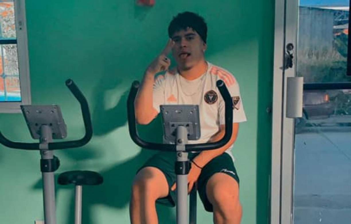 De acuerdo a información de la Policía Nacional, el joven salió de su casa la noche del sábado a bordo de una camioneta blanca.