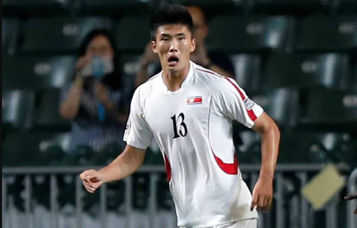 Han, titular de un pasaporte norcoreano, no fue la excepción a estas sanciones, a pesar de su talento futbolístico sobrenatural. Ahora bien, sigue sin estar claro cómo la Juventus y Al-Duhail continuaron con la transferencia en enero de 2020, que tuvo lugar después de la fecha límite del CSNU. La Juve no ha querido pronunciarse al respecto.