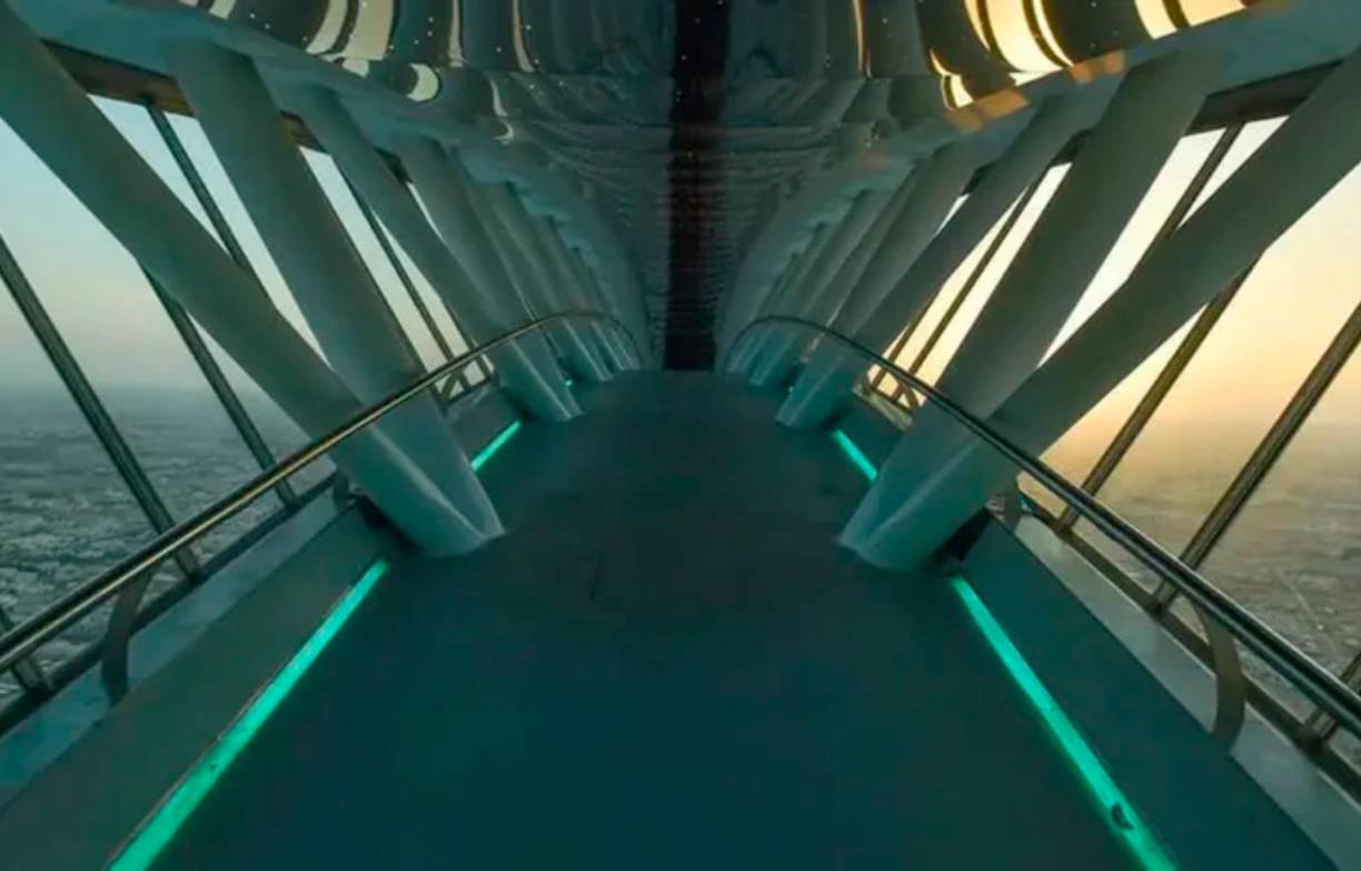 Cristiano Ronaldo <b>pagará más de 284.000 euros al mes para alojar a su familia, asistentes y personal de seguridad</b>.