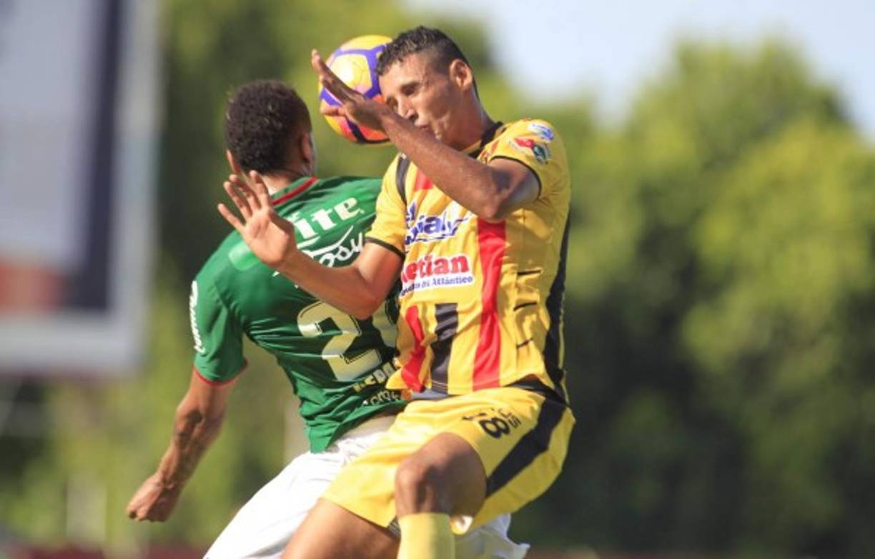 César Oseguera: El lateral por la banda izquierda podría salir del Real España de cara a la próxima campaña.