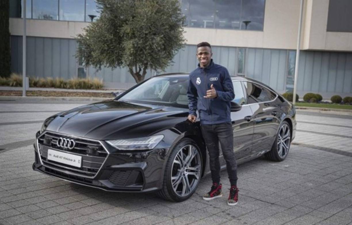 Vinicius Júnior - El delantero brasileño escogió el Audi A7 Sportback 50 TDI quattro tiptronic Negro Mitos que cuesta 78.390 euros.