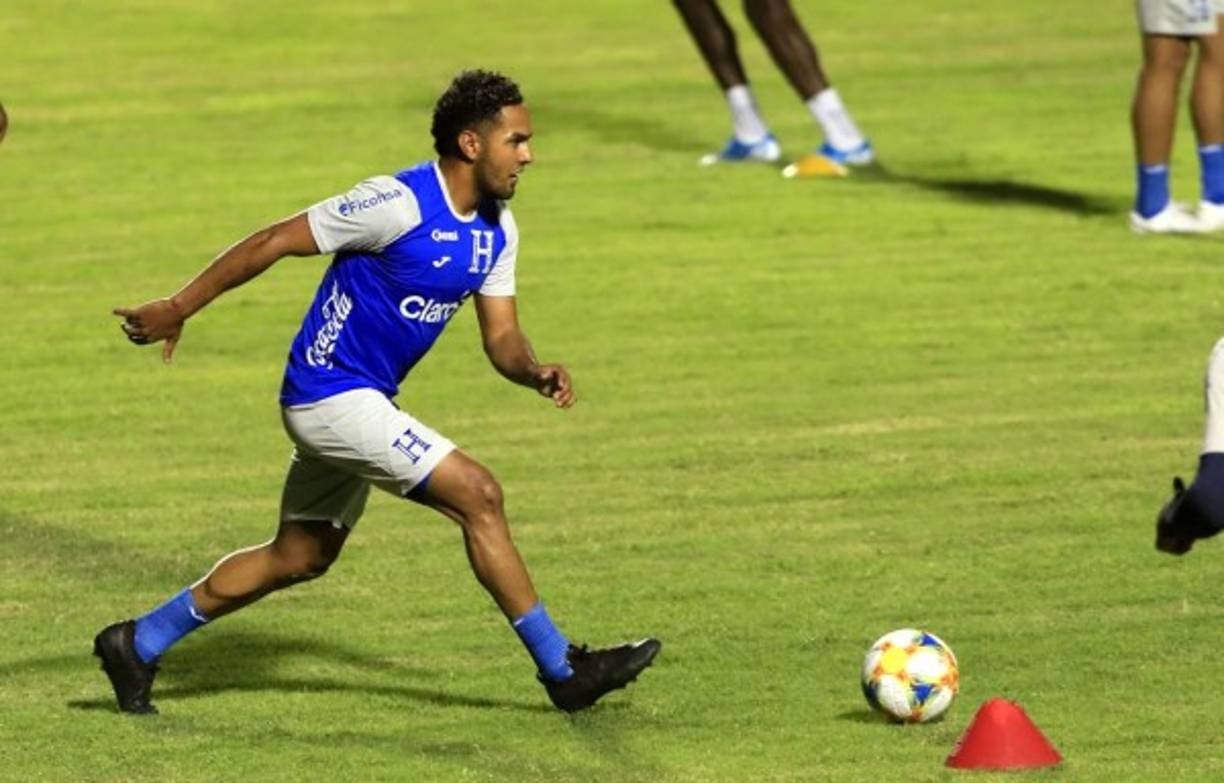 Danilo Tobías (26 años) - Lateral derecho del Real España (Honduras).