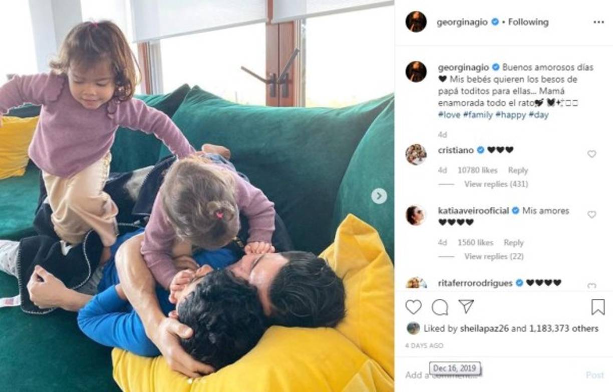 Hace solo unos días Cristiano Ronaldo había estado disfrutando en familia con sus retoños en su hogar en Italia.<br/><br/>MIRA: <a href='https://www.laprensa.hn/fotogalerias/farandula/1332518-411/georgina-rodr%C3%ADguez-celosa-ex-cristiano-ronaldo-rita-pereira-mtv-ema-2019' style='color:red;text-decoration:underline' target='_blank'> Georgina Rodríguez 'celosa' de ex de Cristiano Ronaldo</a><br/>