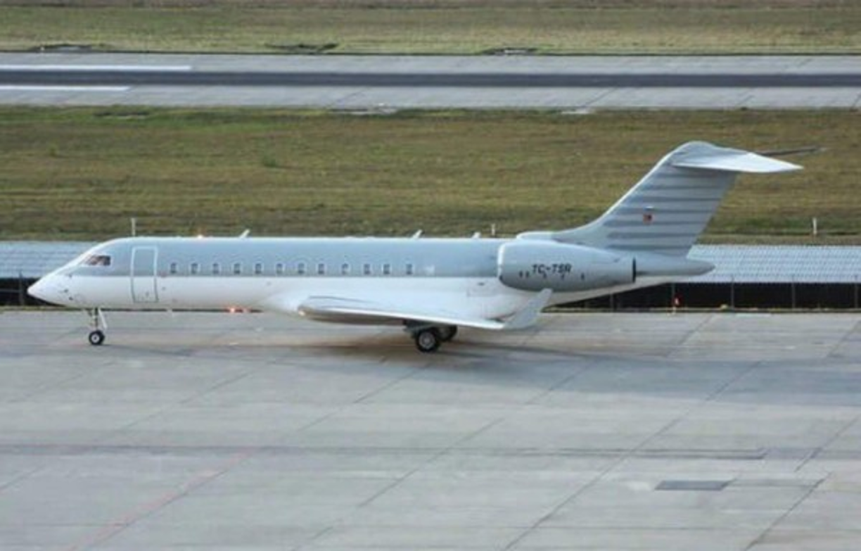 La tensión entre Washington y Moscú ha ido en aumento en las últimas semanas con relación a Venezuela, el país con las mayores reservas probadas de petróleo del mundo, donde Estados Unidos respalda al líder parlamentario, Juan Guaidó, y pide la salida del presidente, Nicolás Maduro, quien a su vez es apoyado por Rusia.