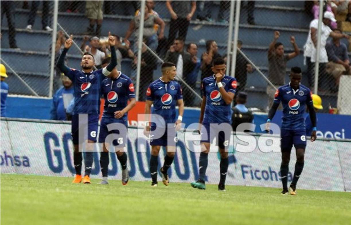 El 'Chino' Discua le dedicó su gol a su madre.