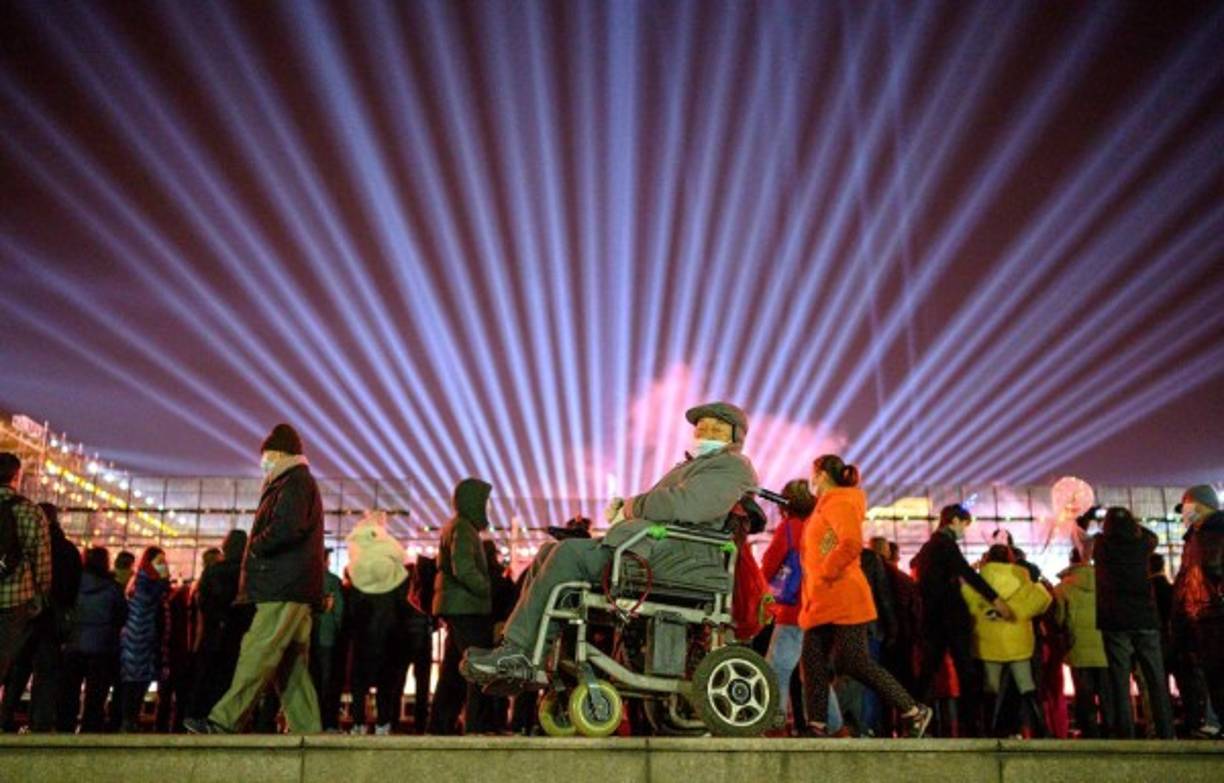 Al margen de su estricta cuarentena, Wuhan consiguió revertir la situación gracias a las fuertes medidas de prevención, la llegada de personal sanitario de otras provincias chinas o la construcción exprés de hospitales como el de Leishenshan, que comenzó a recibir pacientes en febrero de 2020.