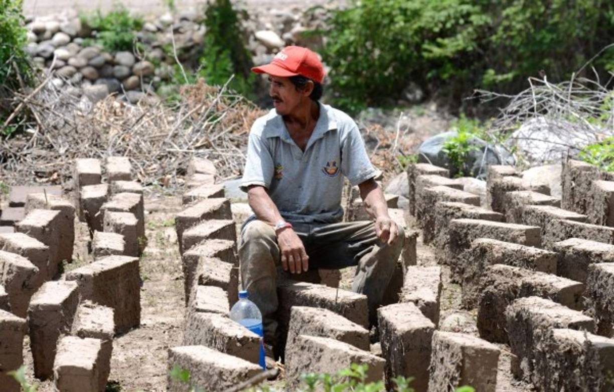 Los pobladores piden apoyo del Gobierno para poder solventar la crisis económica.