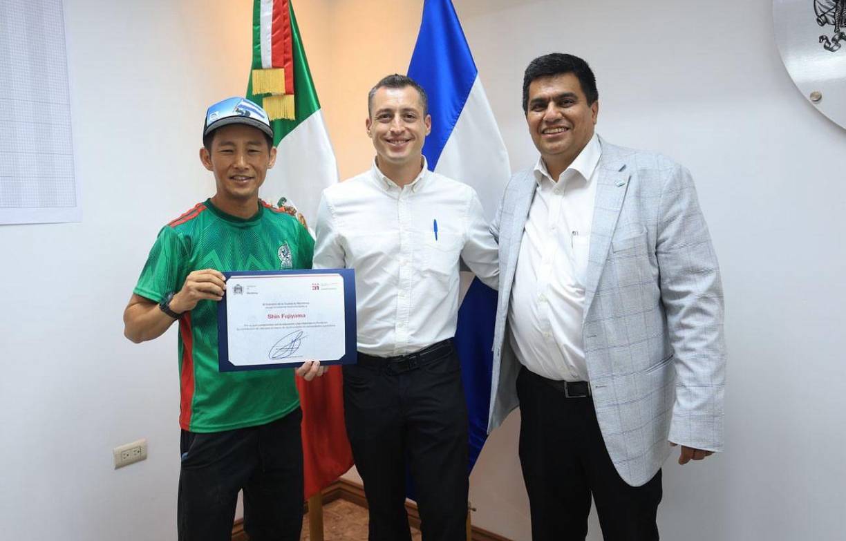 ”Muchas gracias alcalde de Monterrey, Luis Donaldo Colosio por brindarnos su apoyo en nuestra estadía por esta ciudad”, escribió Fujiyama. 