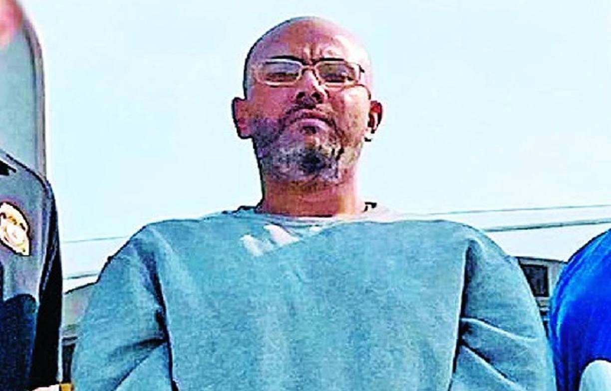 Los dos cuerpos presentaban al menos cuatro balazos cada uno.