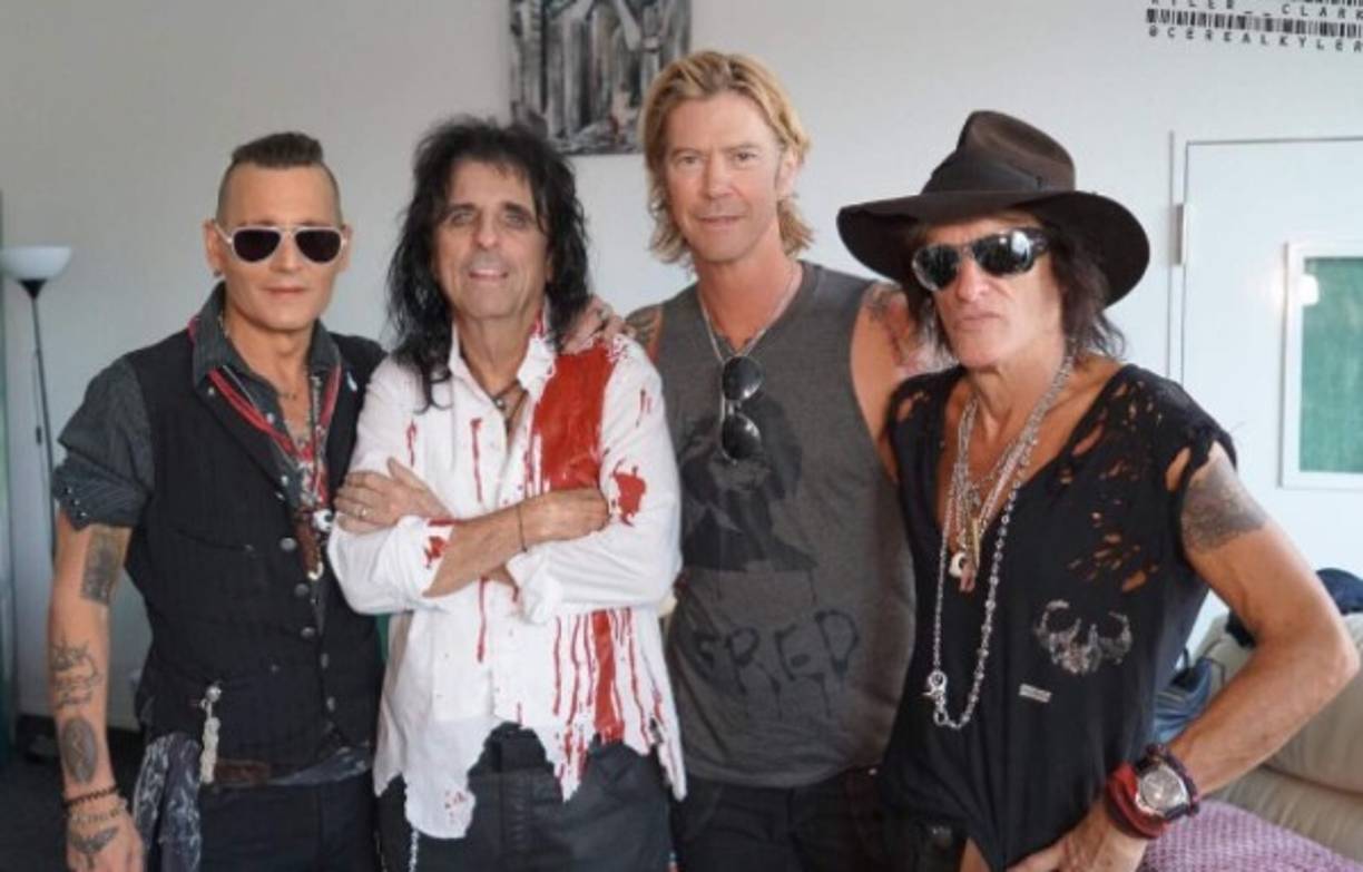 Sin embargo, recientemente Hollywood Vampires, la banda de rock de Johnny Depp, con la que el actor estadounidense está efectuando una gira por Europa, <br/>lo que ha tranquilizado a sus fans.