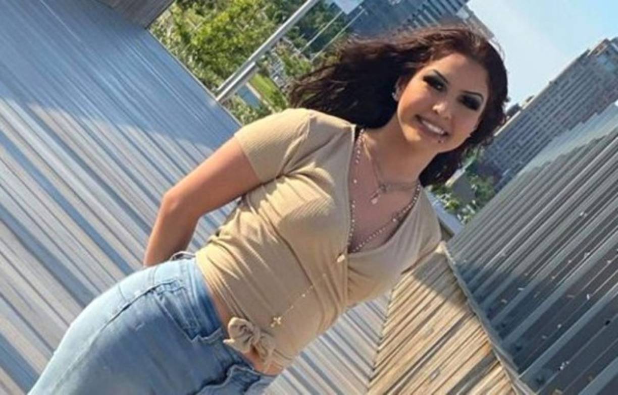 El cuerpo sin vida de una adolescente latina de 17 años fue encontrado dentro de un edificio de departamentos, de acuerdo con sus familiares.