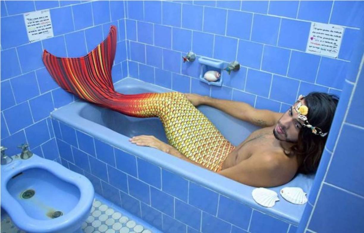 Hace dos años que va a nadar una vez por semana.<br/>