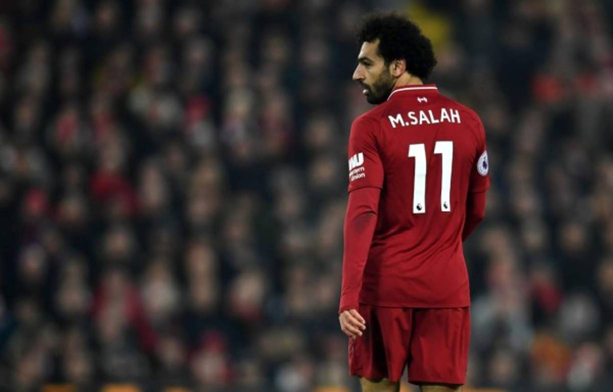 Según The Jerusalem Post el jugador egipcio Mohamed Salah estaría planteándose salir del Liverpool. La razón es que el club inglés ha presentado interés en fichar al delantero israelí del Red Bull Salzburgo, Munas Dabbur. Ya Salah tuvo problemas en el pasado con jugadores israelís pero medios ingleses aseguran que al jugador está concentrado en su trabajo y no le molesta con quien está negociando el club.