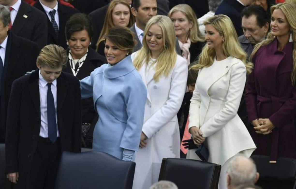 Un año después de inspirarse en Jacqueline Kennedy y vestir celeste pastel el día de la investidura, Melania Trump aún no ha seguido el camino de sus predecesoras en la elección de una causa, como Michelle Obama que escogió luchar contra la obesidad infantil o Laura Bush que defendió la alfabetización y la lectura.