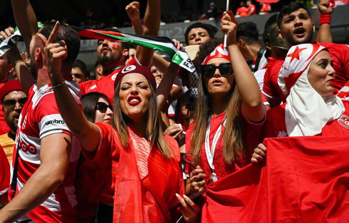 Las imágenes del gran ambiente que se vivió en el partido entre Túnez y Australia del Mundial de Qatar 2022 en el estadio Al Jaboul.