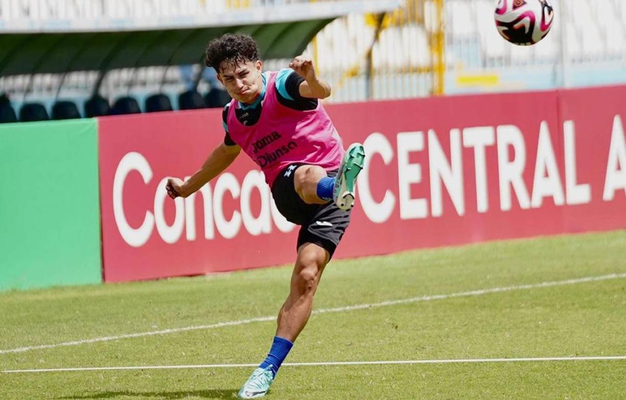Jefryn Macías - Es uno de los jugadores más cotizados de la Liga Nacional y pieza clave en los Lobos de la UPN, siendo la figura desde el torneo anterior. El extremo de 20 años no ha debutado con la Selección de Honduras.