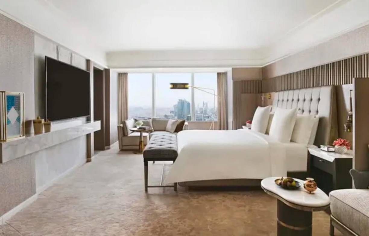 Así es la habitación en donde descansa Cristiano Ronaldo y su familia.