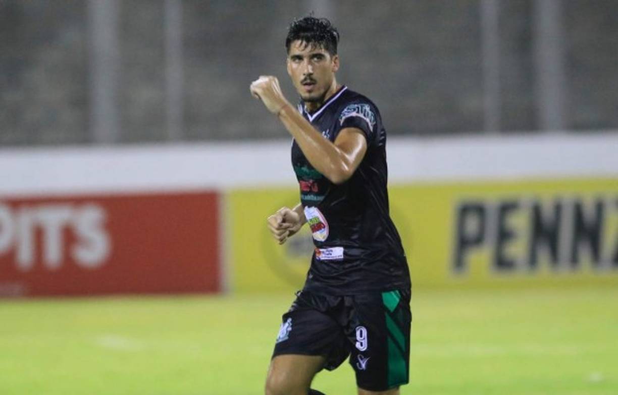 El delantero argentino Bruno Volpi marcó el gol de la victoria del Platense ante Olimpia y así lo celebró.