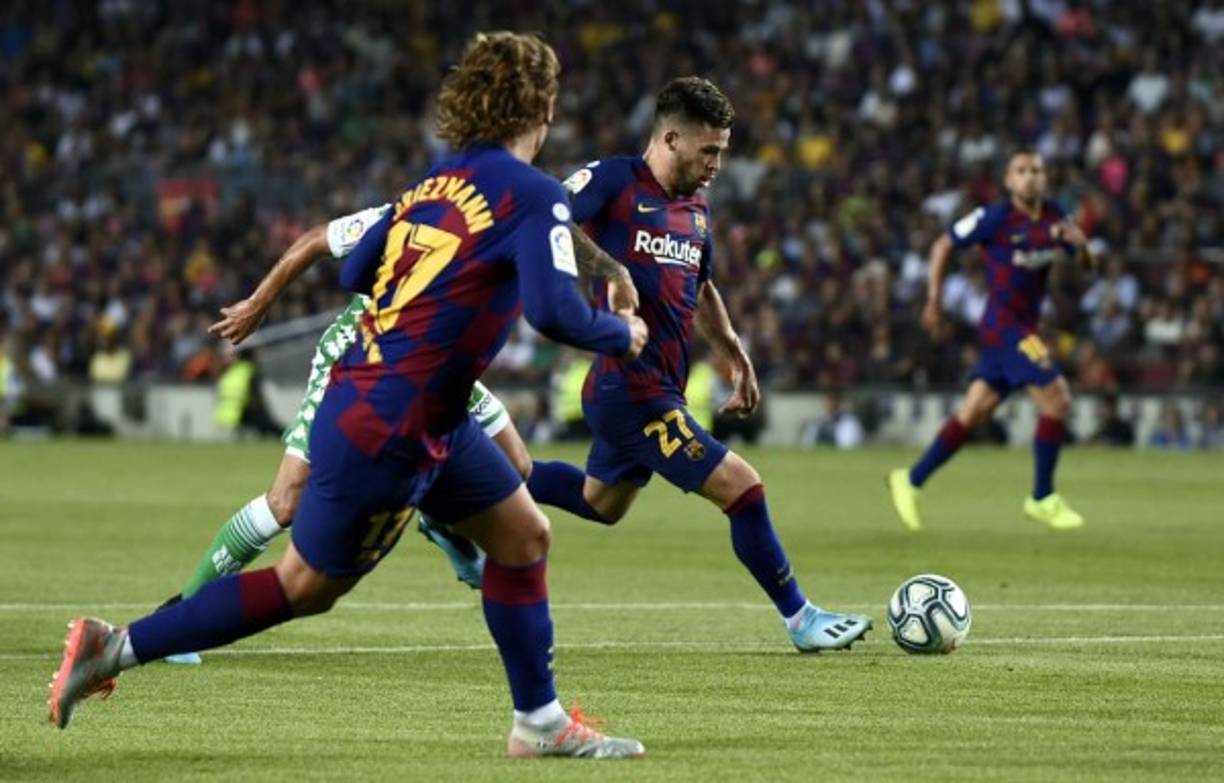 El joven extremo Carles Pérez firmó el 3-1 del Barcelona con este disparo de zurda.