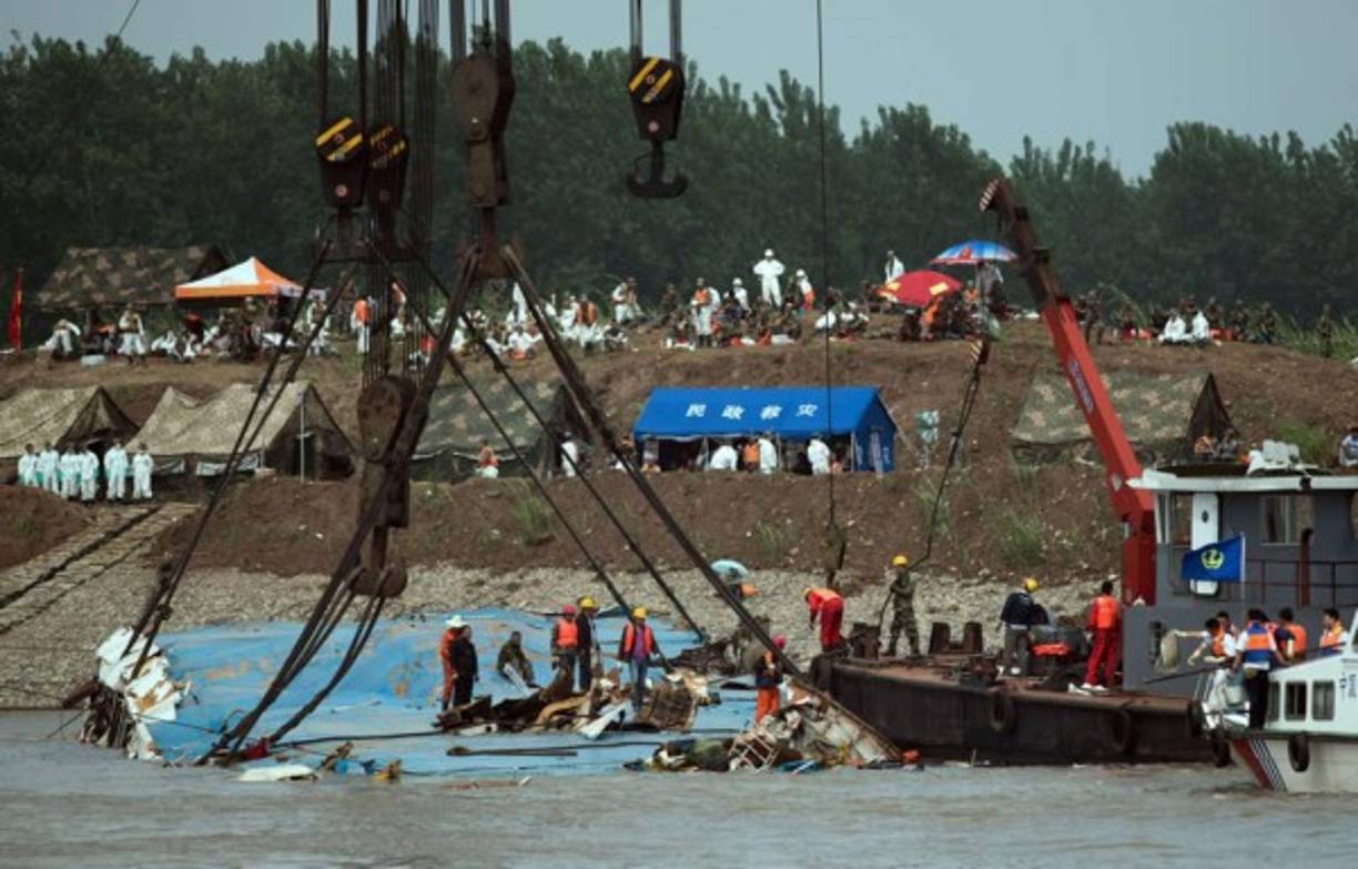 El Gobierno chino ha desplazado a multitud de efectivos al lugar de la tragedia. AFP.