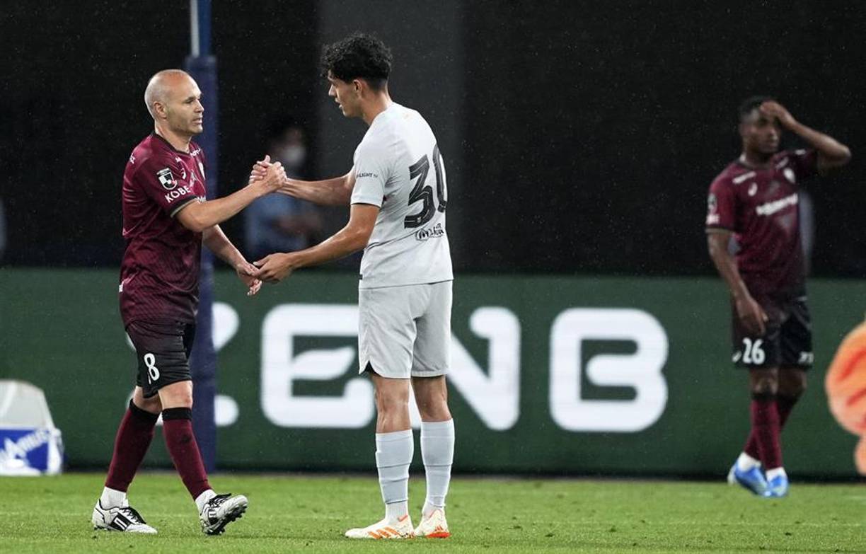 Iniesta agradeció el cariño recibido durante estos años en el país asiático y deseó que su esfuerzo para dejar como legado al fútbol nipón lo mejor de sí mismo “haya sido suficiente para que el aficionado japonés tenga una bonita imagen y un bonito recuerdo” de su “paso por Japón”.