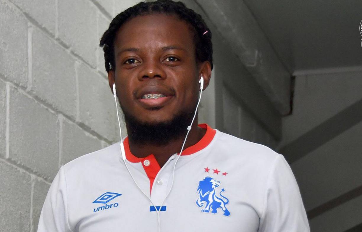 José García: El defensor habría pedido su salida del Olimpia para el 2024 debido a la falta de minutos en la presente campaña. El central podría ser cedido a préstamo ya que tiene contrato con los albos.