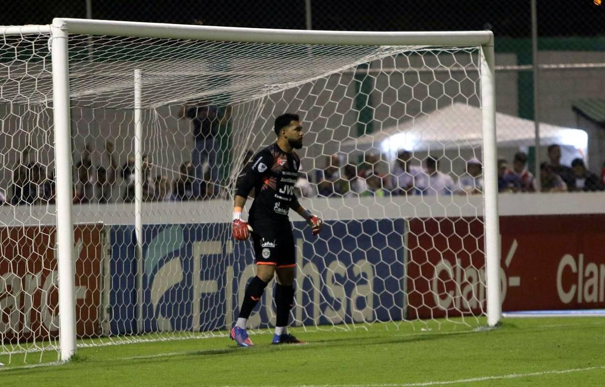 César Samudio fue sin duda la figura del partido en el estadio Carlos Miranda de Comayagua.