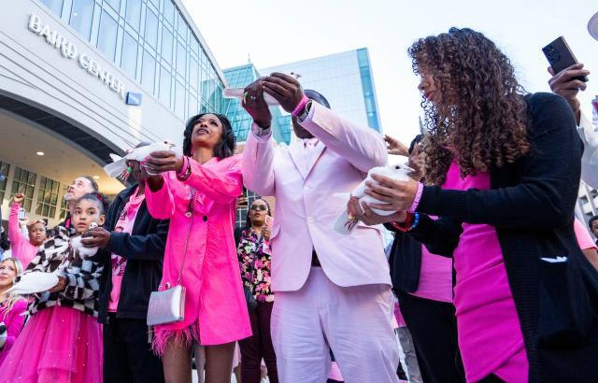 El descubrimiento del brazo de Robinson es solo una parte del horror. Otros restos, incluidos un torso, otro brazo, una pierna derecha amputada y un pie con esmalte de uñas rosa, fueron encontrados en abril en distintos lugares. 