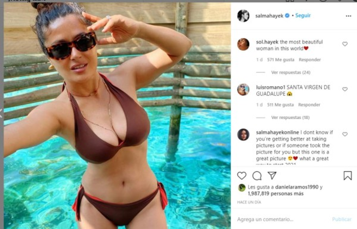 Y aunque Hayek siempre publica fotografías cargadas de sensualidad, esta ocasión dejó boquiabiertos a sus fans con un traje de baño de dos piezas en tono marrón que combinó con gafas de sol. Los piropos le llovieron a la estrella mexicana con esta instantánea que ya casi alcanza los 2 millones de “likes”.