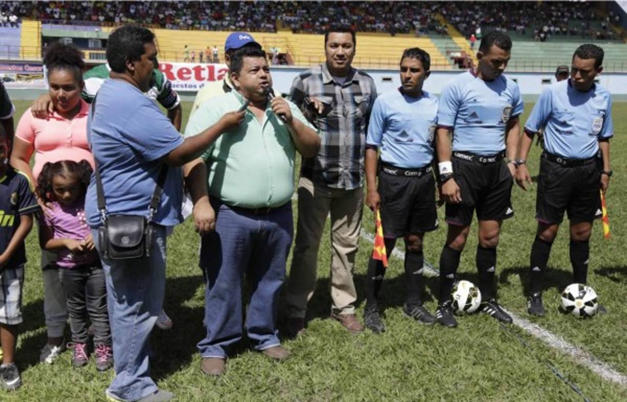 El presidente del equipo dio sus palabras de bienvenida.