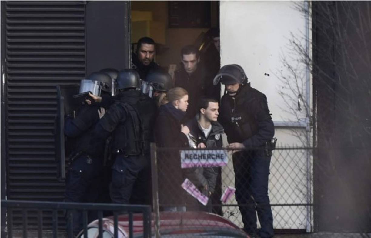 Las fuerzas especiales francesas dejaron en libertad a los rehenes que habían sido privados de su libertad en un supermercado en París.