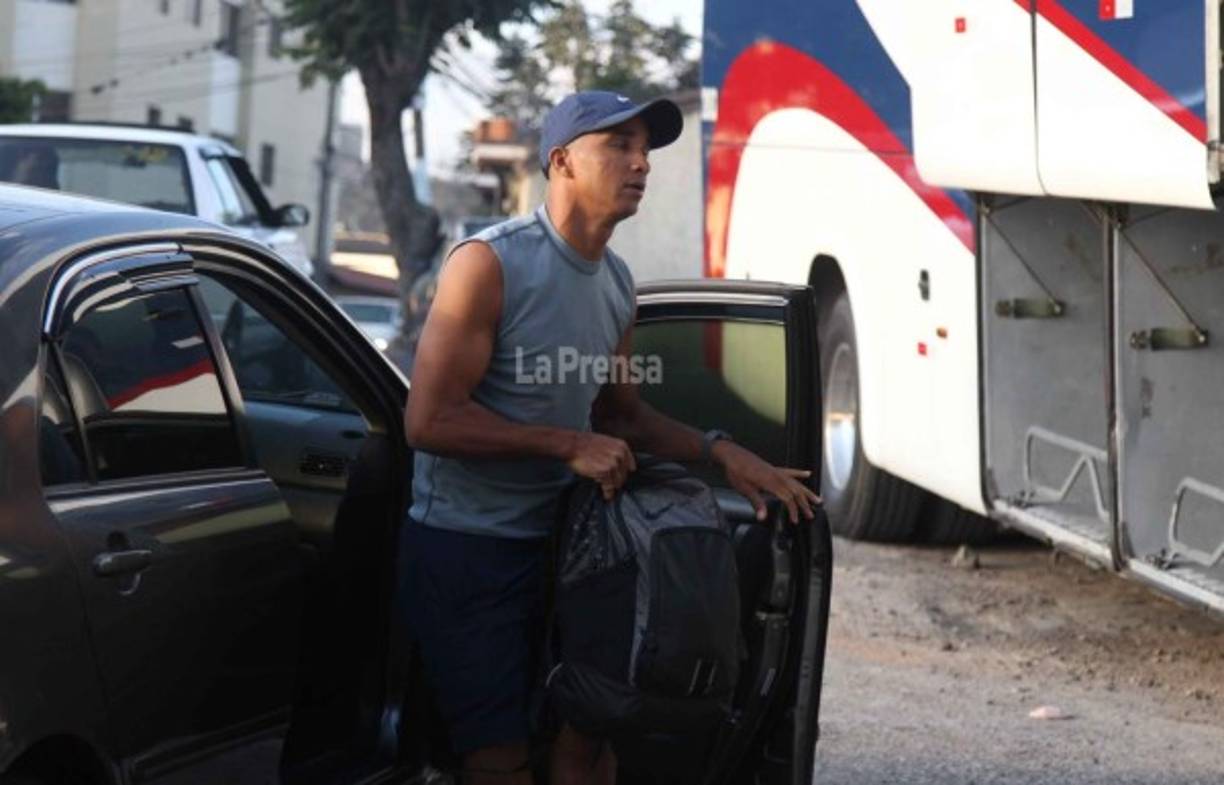 Donnis Escober en el momento que llegaba.