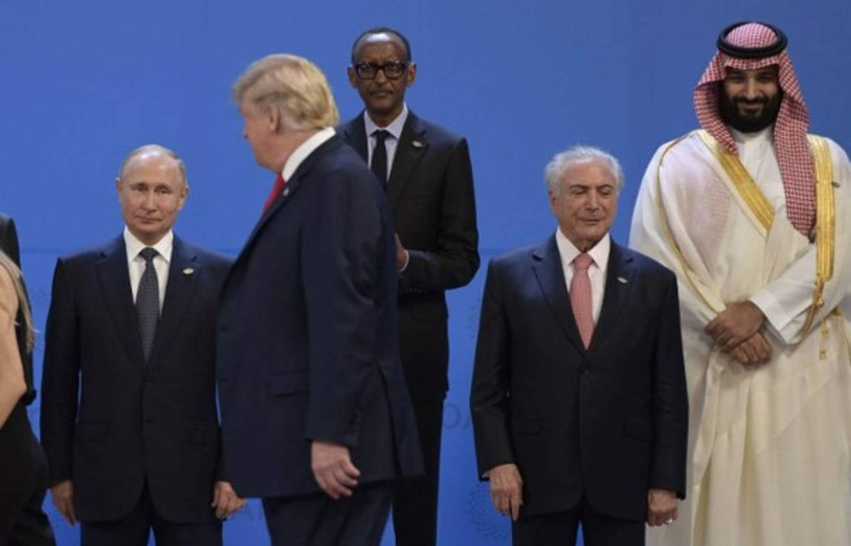 Las redes sociales han replicado el momento y han etiquetado las imágenes como 'miradas que matan'.