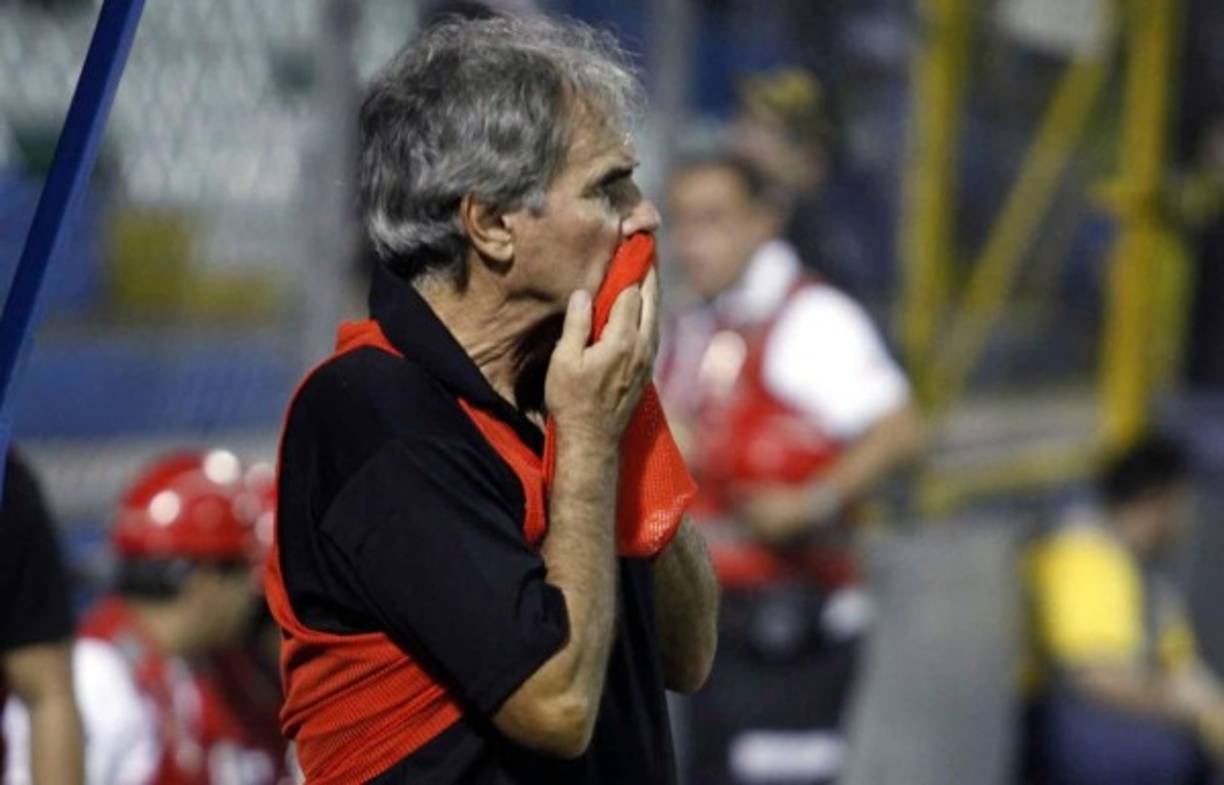 Mario Zanabria vivió un momento amargo con la nueva derrota del Real España.