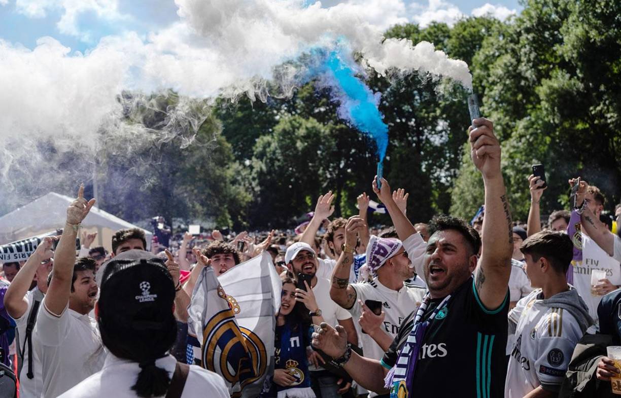 Una locura se ha vivido en las calles de París con la invasión madridista.