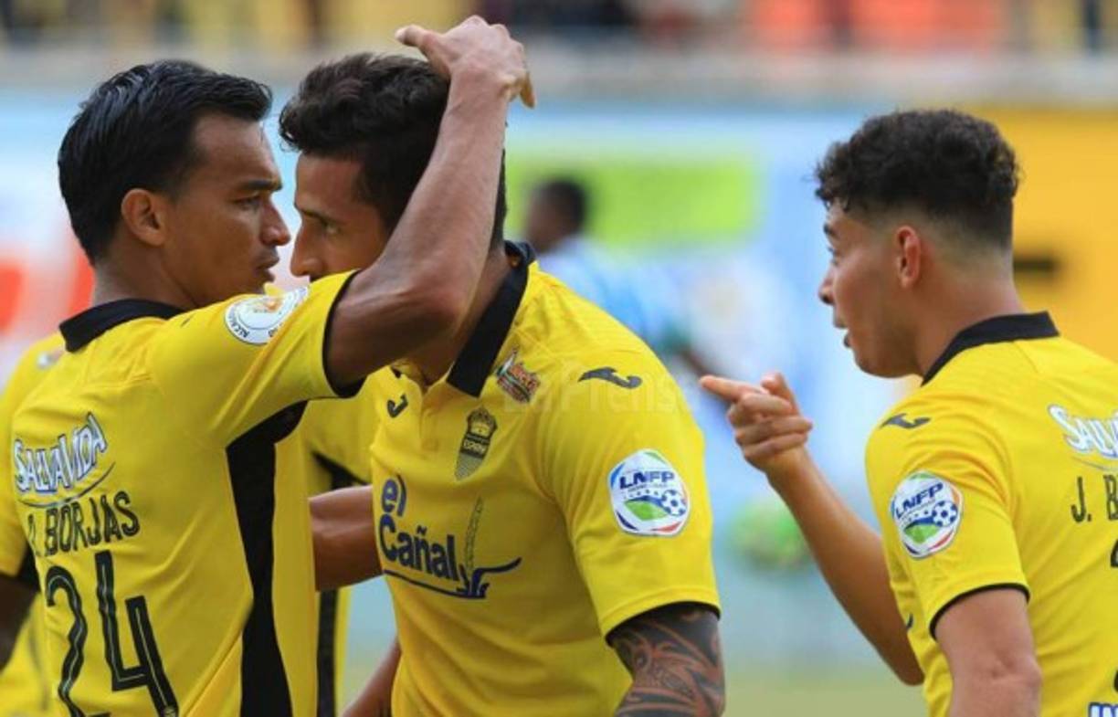 El uruguayo Maxi Callorda solamente ocupó de 18 minutos para anotar su primer gol en la Liga Nacional de Honduras. El atacante anotó el tanto del empate.