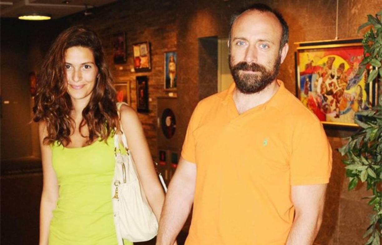 Producto del amor entre Bergüzar y Halit, en febrero del 2010 nació el primer hijo de la pareja, llamado Ali Ergenç.