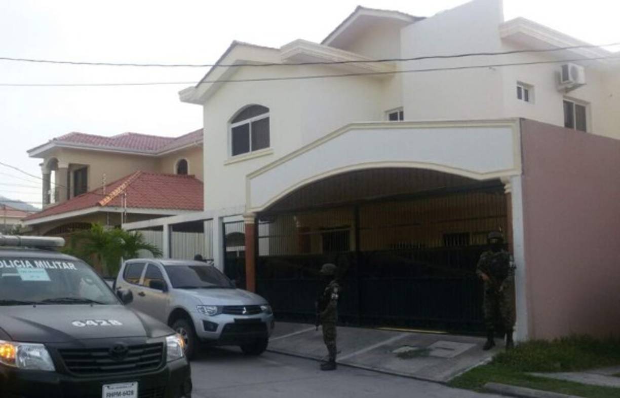 La 'Operación Fantasma' ejecutó este viernes el aseguramiento de ocho viviendas, dos tiendas, 23 terrenos y un colegio en la zona norte de Honduras.