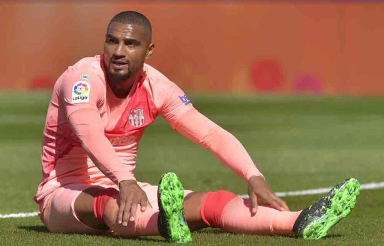 El ghanés Kevin-Prince Boateng estuvo en el 11 titular del Barcelona, fue el centro delantero pero poco o nada pudo destacar.