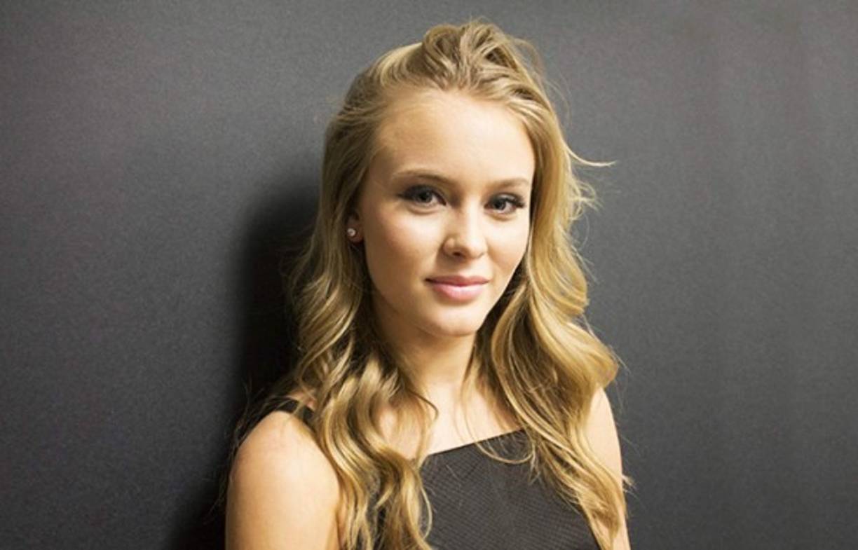 Zara solía cantar cuando era niña, lo que hizo que sus padres se dieran cuenta de su talento.