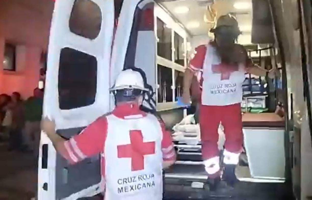 Al caer, el motor del tren le cortó el brazo izquierdo y parte de la mano derecha por el impacto y la rapidez. 