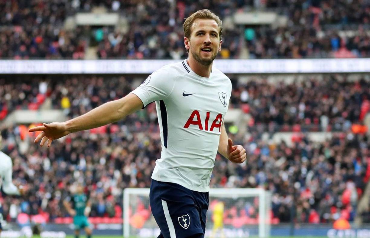 Según reveló la ‘Cadena SER’, Carlo Ancelotti ya tiene un favorito y es el delantero del Tottenham, Harry Kane (29 años), quien ha sido ofrecido por un intermediario y que lo están estudiando seriamente. La operación puede cerrarse por cerca de 70 millones de euros