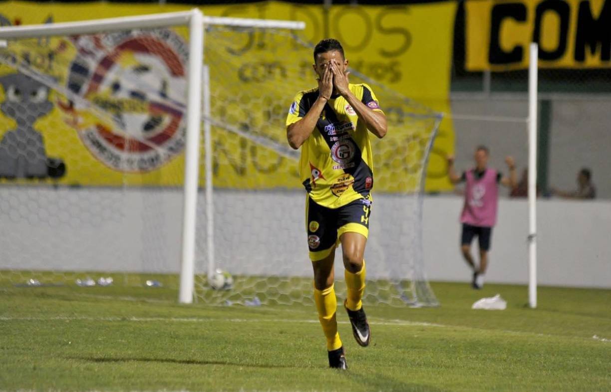 El Génesis de Comayagua dejó escapar los tres puntos ante la Real Sociedad con una ventaja de dos goles, pero se mantiene invicto en Liga Nacional. 