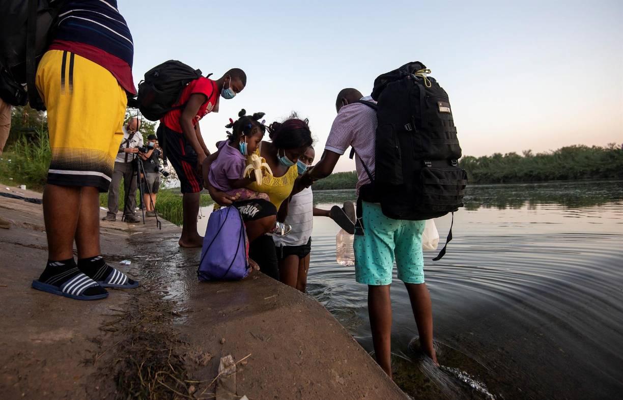 “Horas después del terremoto de magnitud 7,2, Biden emitió un comunicado diciendo que Estados Unidos era ‘amigo” de Haití. Un amigo no inflige dolor continuamente a otro amigo”, subrayó Jozef.