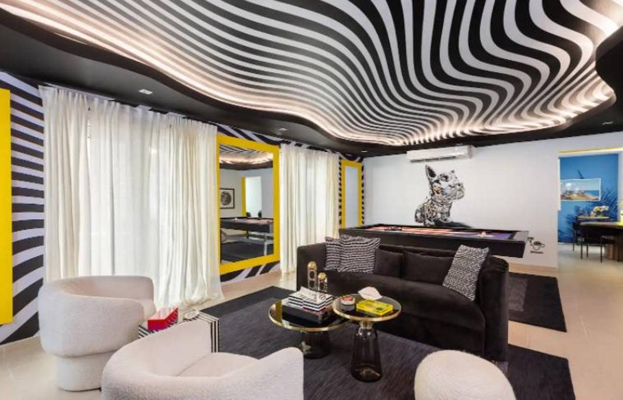 El mensaje fue grabado en la entrada de la casa en Luquillo y en el video se puede ver a Daddy relajado y feliz con el proyecto.