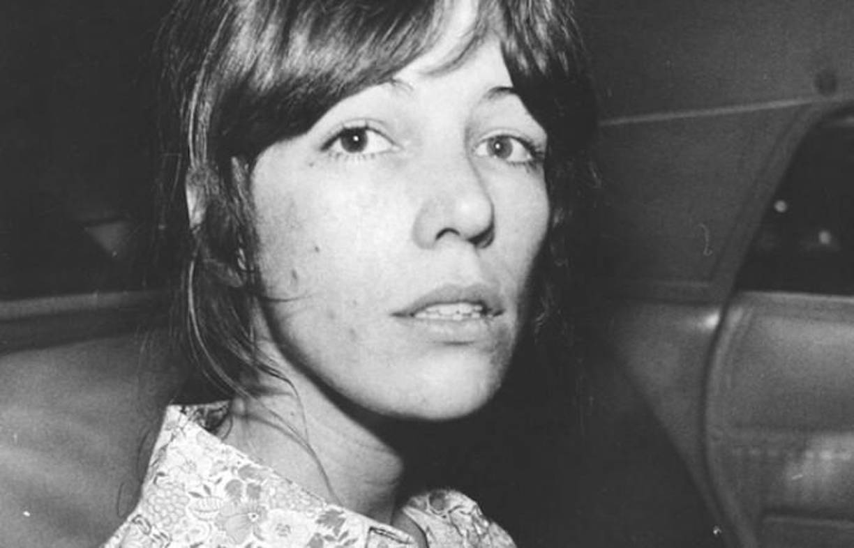 Ayer, martes, su abogada Nancy Tetreault informó a la agencia AFP que Van Houten "ha sido puesta en libertad condicional y se encuentra en un centro de transición, a salvo".