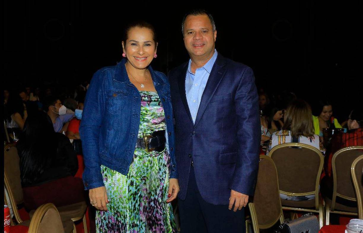 Ligia Noriega y William Hall. 